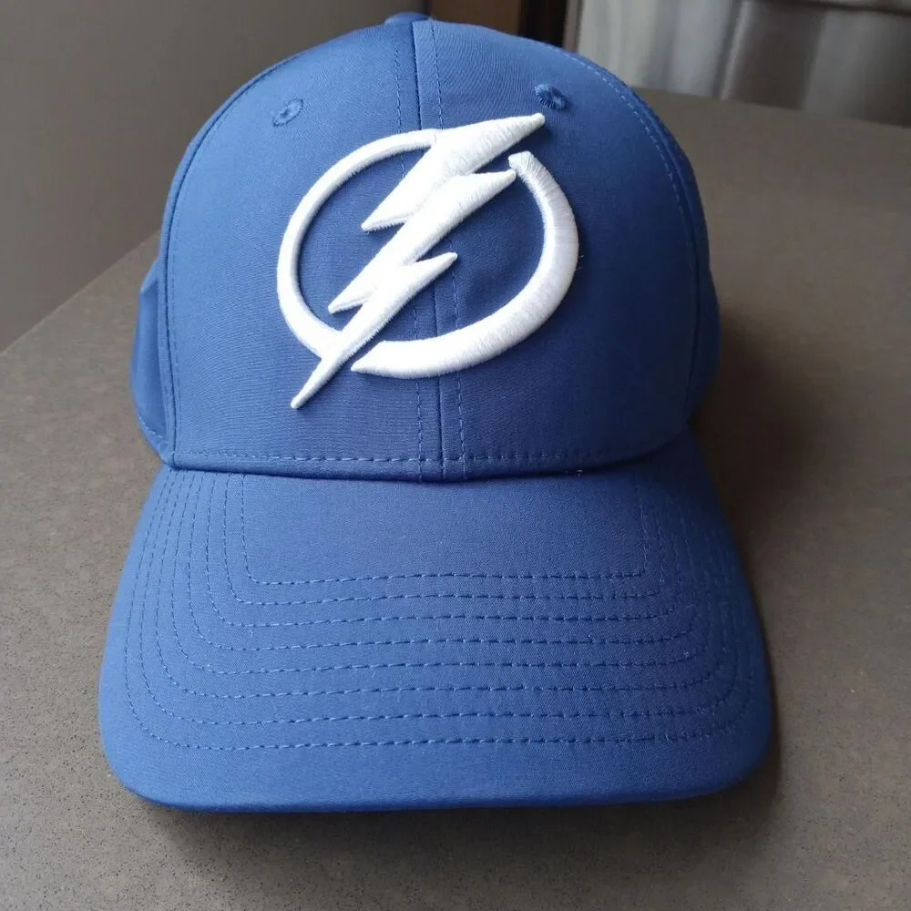 Tampa Bay Lightning Blue Fanatics A-Flex M/L Cap Hat
